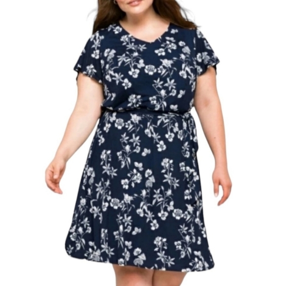 41 Hawthorn Navy Floral Short Flutter Sleeve Dress size 1X V Neck - Picture 1 of 8